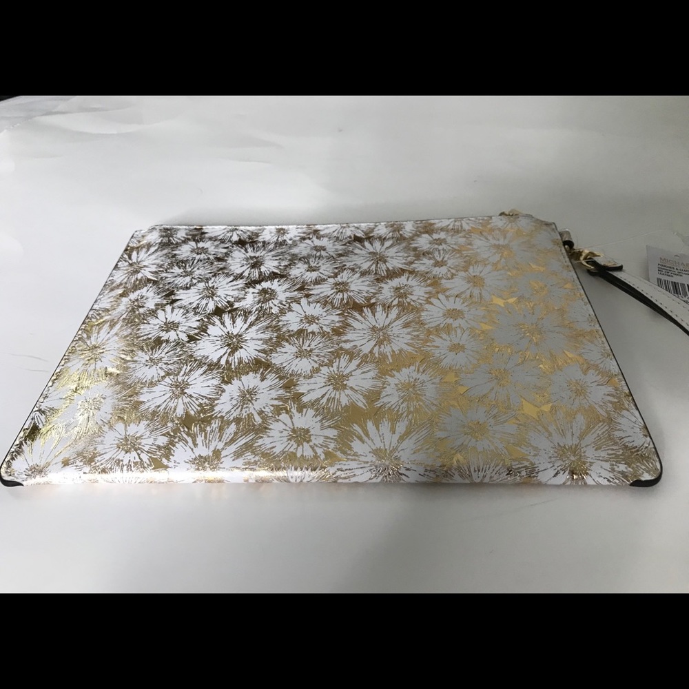 MICHAEL Michael Kors Medium Zip Wristlet - Picture 5 of 8